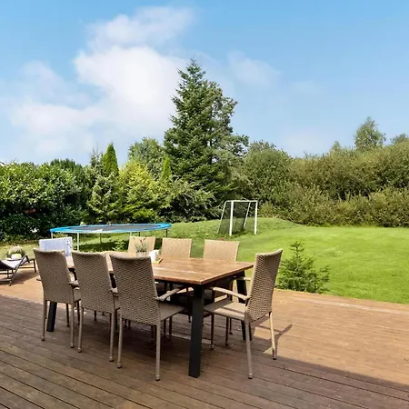 Pet Friendly In With Kitchen